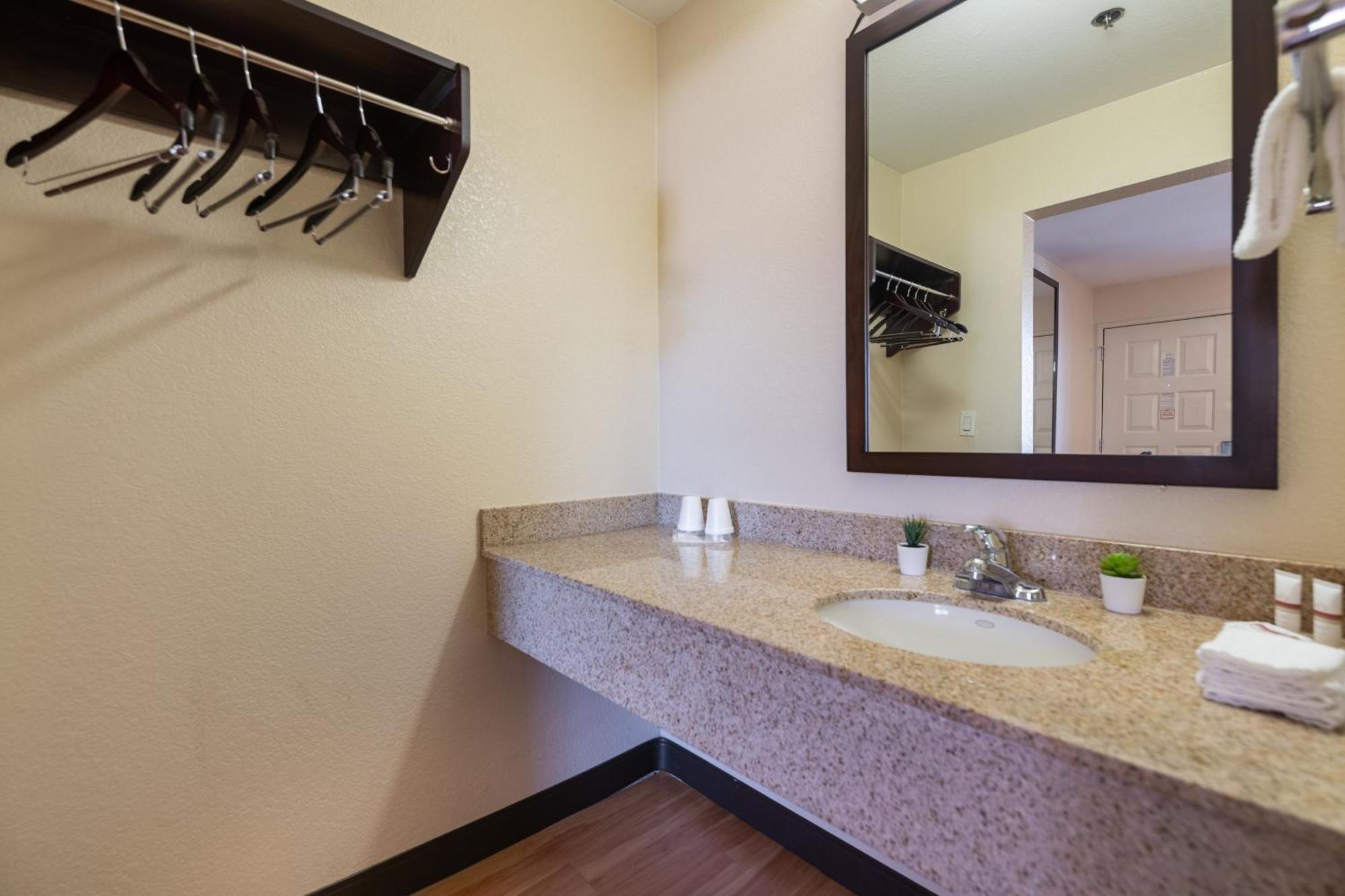 Sacramento Inn & Suites North Highlands المظهر الخارجي الصورة